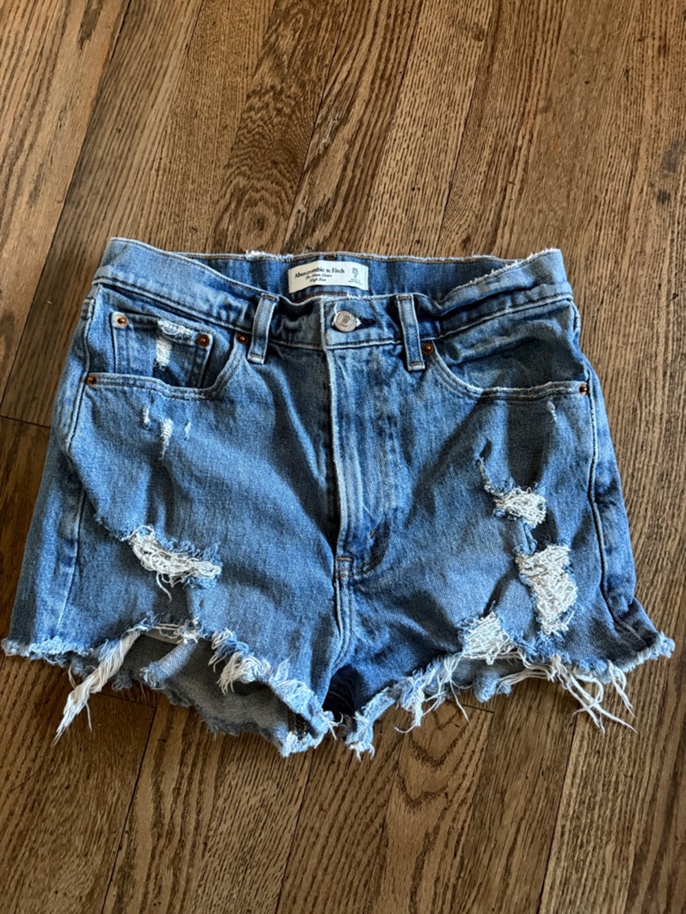Abercrombie & Fitch The Mom Short High Rise Distressed Cutoffs in Blue Sz 2